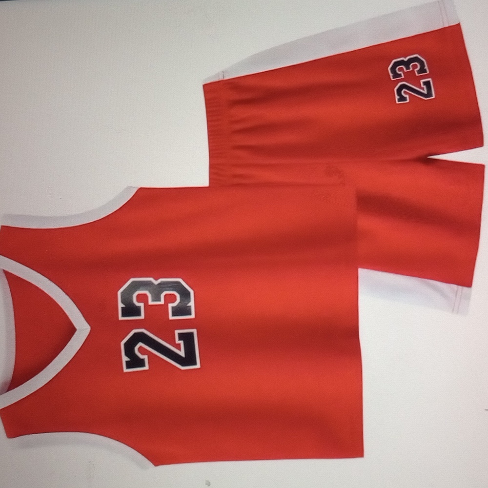 NWT ACADEMY 2 piece  breathable  Jersey set. Quick dri.  Size 5-6y